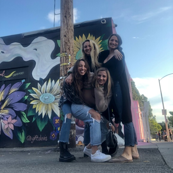 Meet your Posher, Shannon - Picture 3 of 3